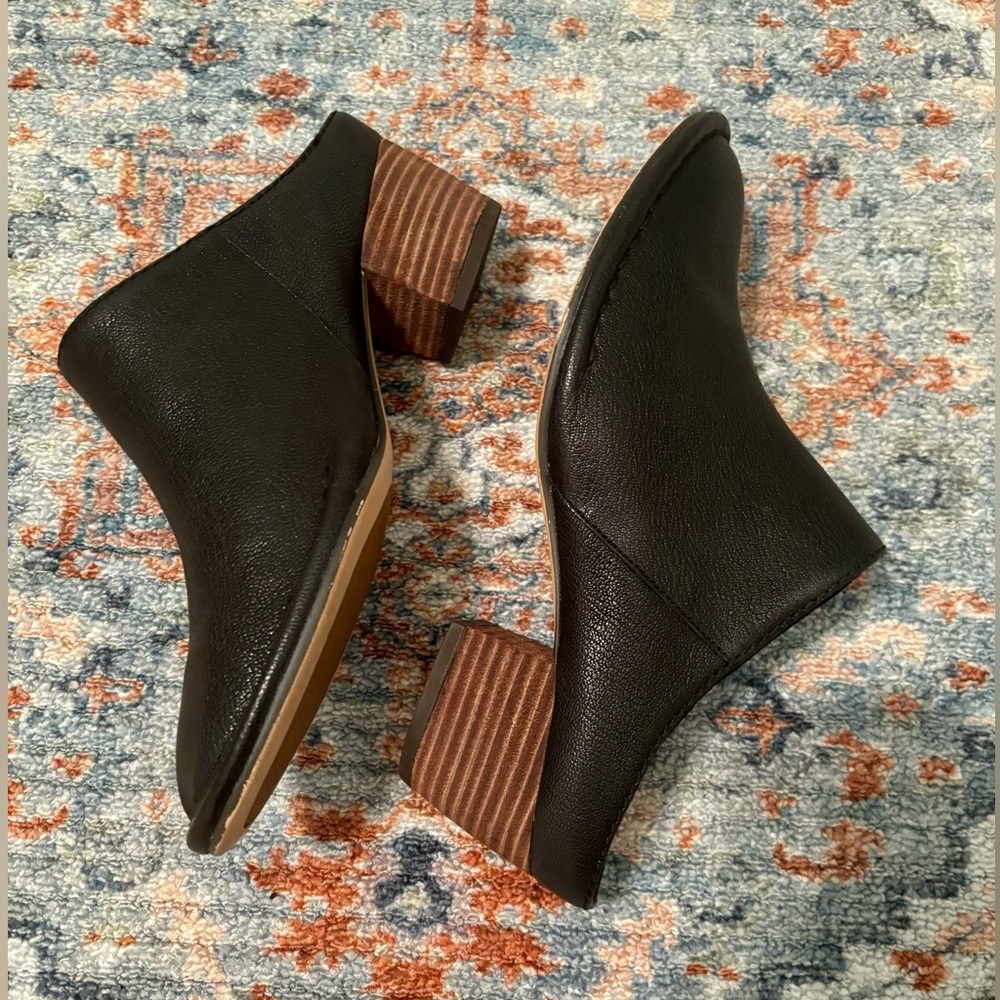 Clark’s "Spiced Isla" Slip-on, Block Heel, Leather Shoe